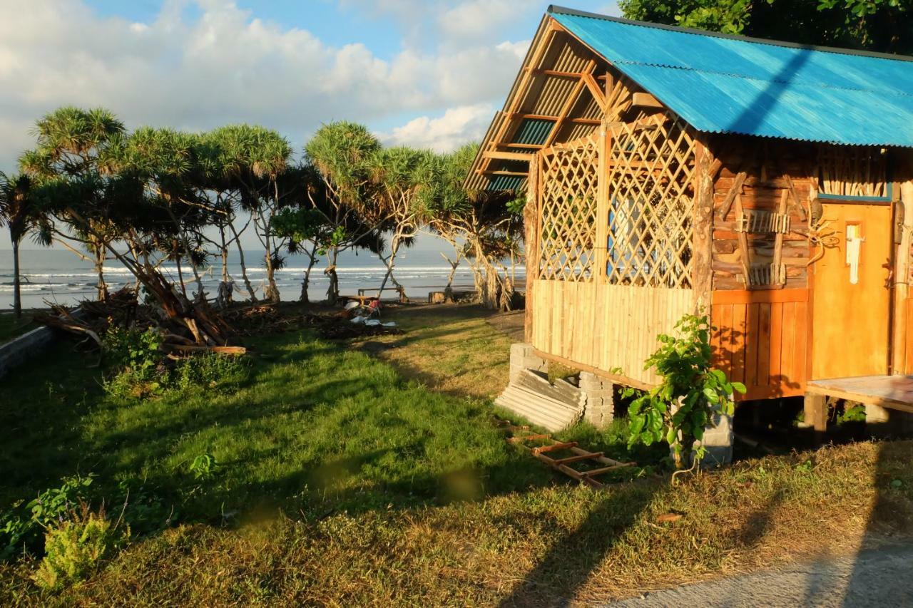 The Nyamo Surf & Stay Pulukan Kültér fotó